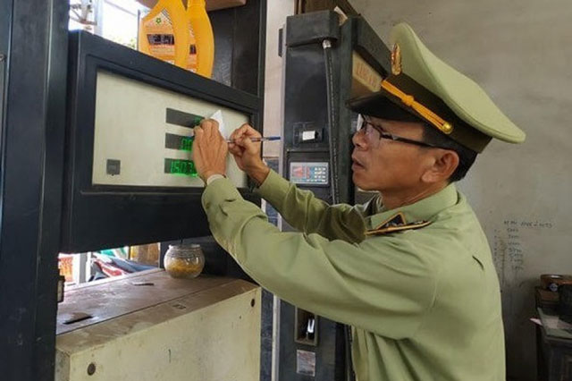 Gian lận kinh doanh xăng dầu có thể bị phạt tới 200 triệu đồng
