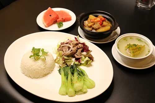 Những sai lầm khi dùng bữa trưa tàn phá gan thận, tim mạch của bạn