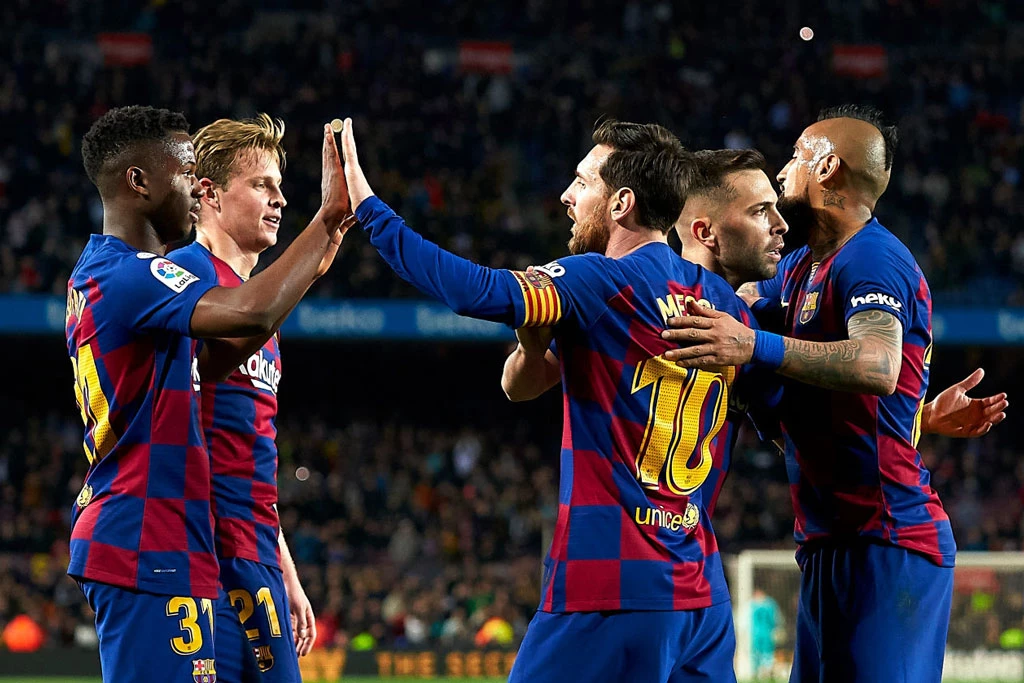 1. Barcelona (lương bình quân mỗi cầu thủ: 9,37 triệu bảng/năm).