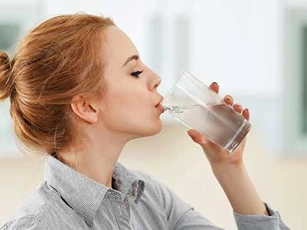 6 nhóm người không nên uống nhiều nước, tránh rước thêm bệnh vào người