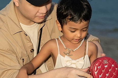 Đỗ Mạnh Cường tặng hàng hiệu cho con gái