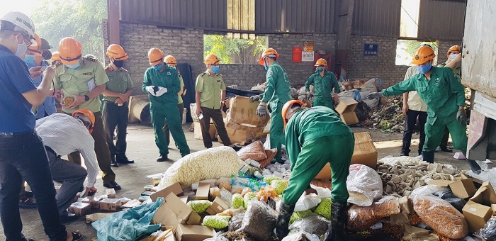 Hà Nội: Giám sát tiêu hủy 15 tấn hàng giả, hàng cấm lưu hành