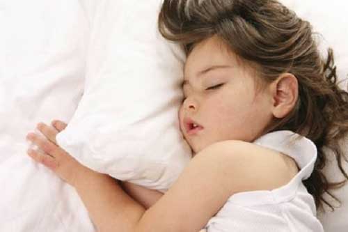 'Khung giờ vàng' mẹ cho trẻ đi ngủ, giúp bé phát triển chiều cao vượt trội