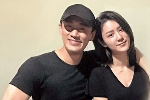 Rộ tin vợ Lâm Phong đã sinh con gái