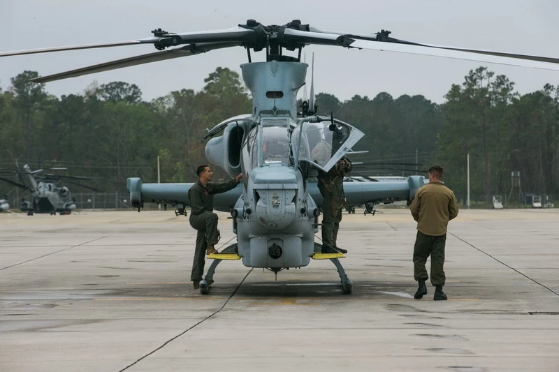 Cộng hòa Sec sẽ thay thế các trực thăng cũ của Liên Xô/Nga bằng UH-1Y và AH-1Z. Ảnh: Defence Blog.