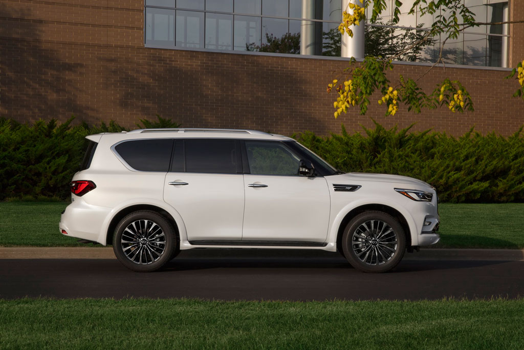 SUV động cơ V8, giá 1,6 tỷ đồng, cạnh tranh với Mercedes-Benz GLS-Class, Lexus LX 570