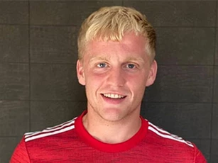 'Van de Beek là bản hợp đồng hoảng loạn của M.U'