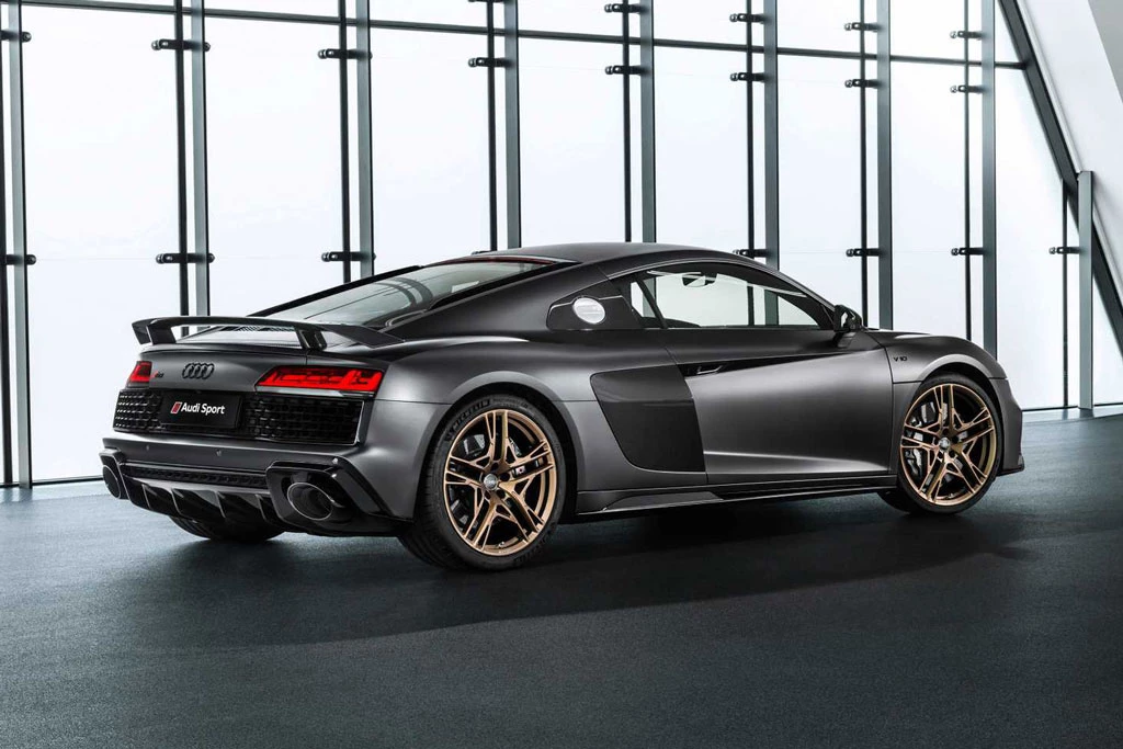 =8. Audi R8 V10 Decennium (thời gian tăng tốc từ 0-100 km/h: 3,1 giây).