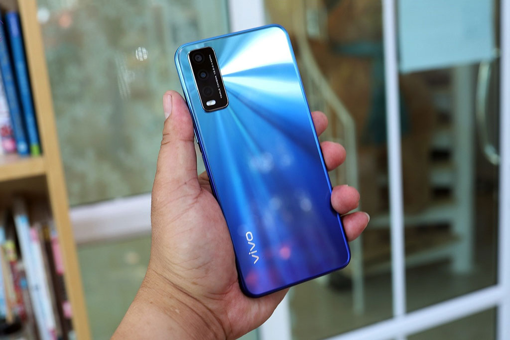 Trên tay Smartphone chip S460, RAM 4 GB, pin 5.000 mAh, giá 3,99 triệu ở Việt Nam