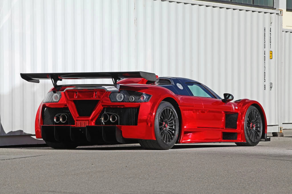 =8. Gumpert Apollo (thời gian tăng tốc từ 0-100 km/h: 3,1 giây).