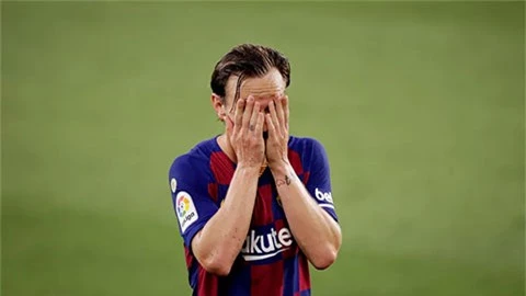 Vừa về Sevilla, Rakitic quay lại công kích Barca