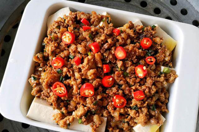 Vợ chỉ biến tấu nhẹ món đậu phụ, chồng con ăn 'bay cả nồi cơm'