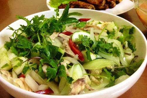 Làm salad thịt gà theo cách này người lớn, trẻ nhỏ ai cũng tấm tắc khen ngon
