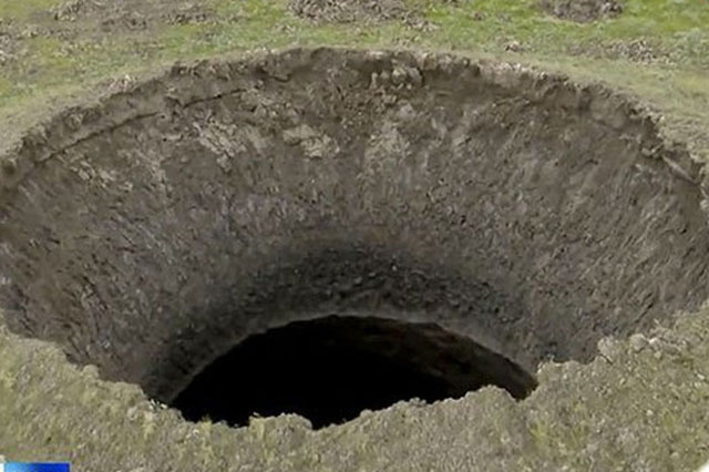 Bí ẩn của hố sâu 50 mét xuất hiện ở Siberia