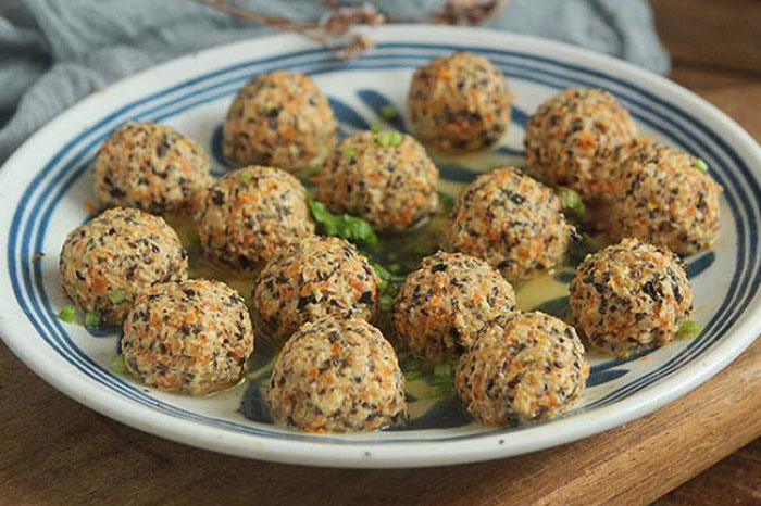 Ức gà ai cũng chê vì khô dai, đem vo viên rồi nấu kiểu này, cả nhà ăn hết sạch