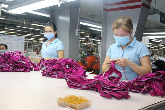 Mất việc vì COVID-19, người lao động được hưởng quyền lợi gì?