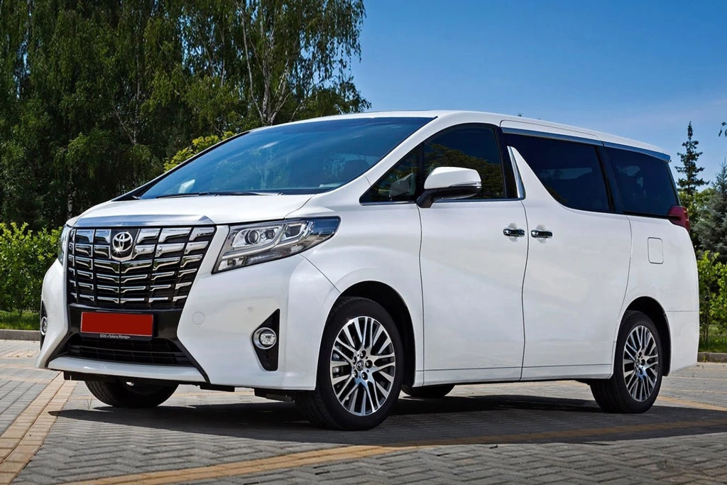 5. Toyota Alphard (doanh số: 7.103 chiếc).