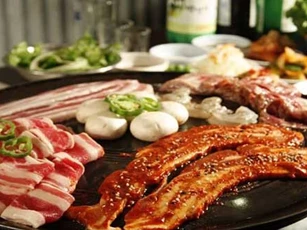 6 bí quyết "nhỏ mà có võ" giúp bạn ăn thịt thoải mái không sợ tăng cân
