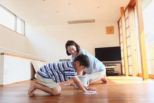 Mách nhau cách lau sàn gỗ, sàn đá hoa, sàn bê tông hay sàn đất nung đúng chuẩn