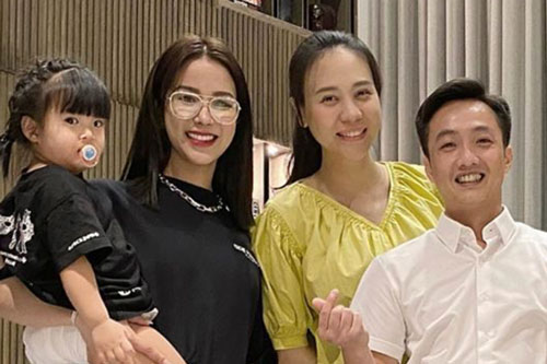 Đàm Thu Trang thon gọn sau một tháng sinh con