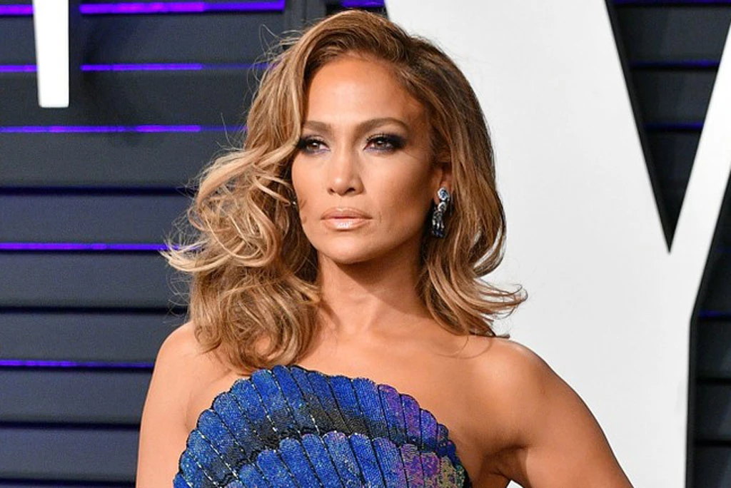 9. Jennifer Lopez (doanh thu 47,5 triệu USD).