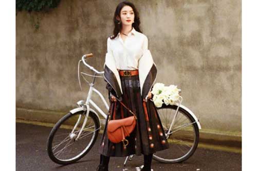 Sắc vóc 'gái một con' Triệu Lệ Dĩnh