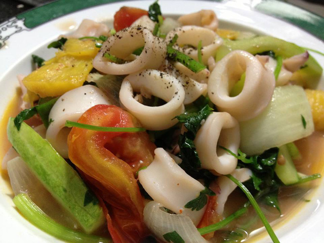 Mẹo “thần thánh” xào mực giòn sần sật, thơm ngọt, không chảy nước