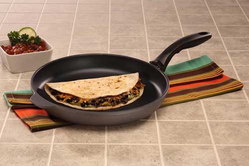 Bôi thứ này vào chảo chống dính ngay khi mua về, đảm bảo càng dùng chảo càng bền