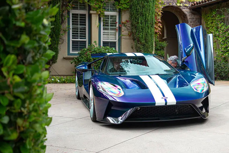 Những siêu xe sở hữu lớp sơn đắt giá tới cả tỷ đồng