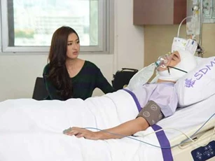 Đến viện chăm chồng nhưng chị dâu mang đúng một bát cháo loãng, khi tôi tỏ ý phẫn nộ thì anh trai quay mặt đi nói một câu làm cả nhà "đứng hình"
