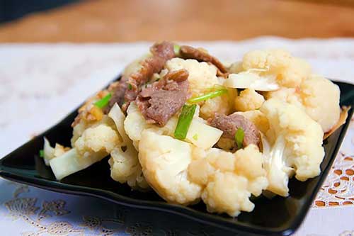 Xào súp lơ trắng dễ bị khô bở, thêm một bước khiến rau ngon và mọng nước