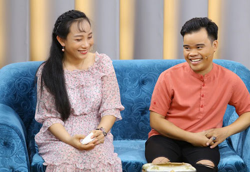 Diễn viên bán hàng online mùa dịch: Làm để nuôi gia đình còn hơn nằm suy nghĩ rồi đói!