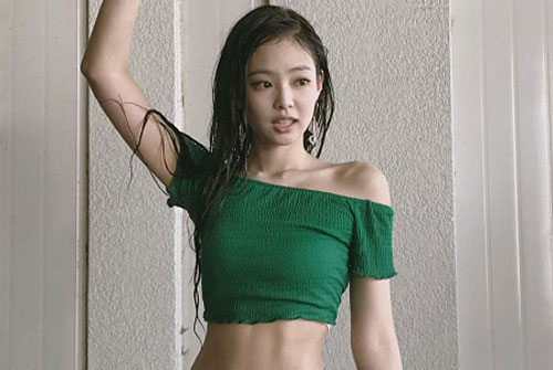Jennie nhóm Black Pink có vòng eo 50 cm