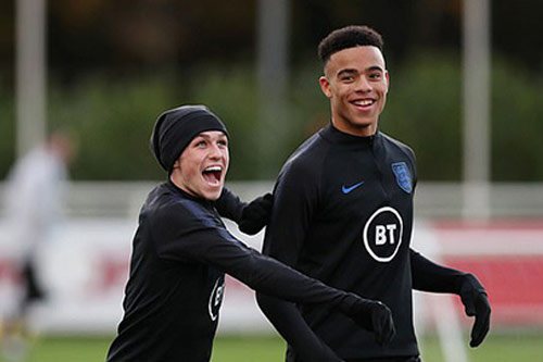 Foden và Greenwood bị loại khỏi ĐT Anh vì gọi gái về khách sạn