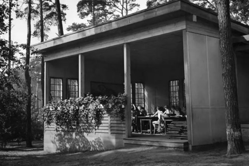 Nhân loại từng đối phó với đại dịch như thế nào khi chưa có vaccine?