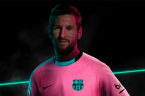 Barca bị nghi 'bóp miệng' Messi khi trình làng mẫu áo đấu siêu nữ tính
