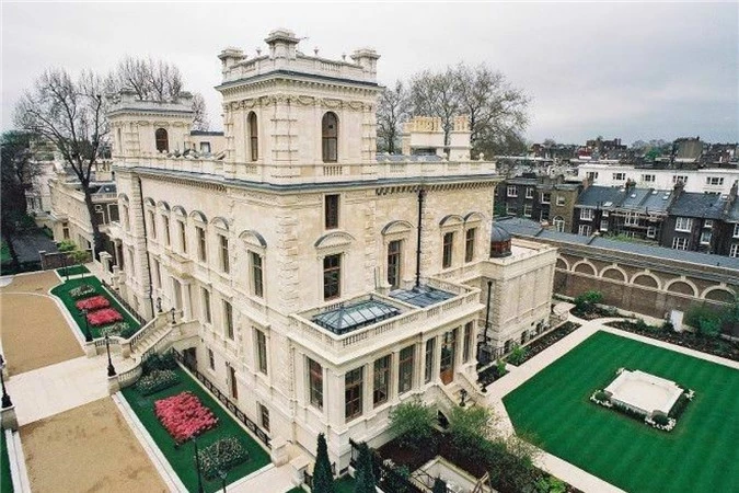 Biệt thự nguy nga tráng lệ KENSINGTON PALACEở London (Anh) của tỷ phú Lakshmi Mittal trị giá 222 triệu USD.