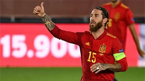 Ramos ghi danh vào lịch sử bóng đá thế giới