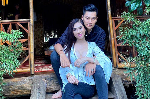 Lâm Khánh Chi quấn quýt bên chồng trẻ ở Gia Lai