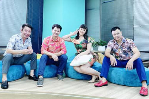 Dàn Táo Quân bất ngờ hội ngộ, Vân Dung tiết lộ 'giằng nhau nói không kịp thở'