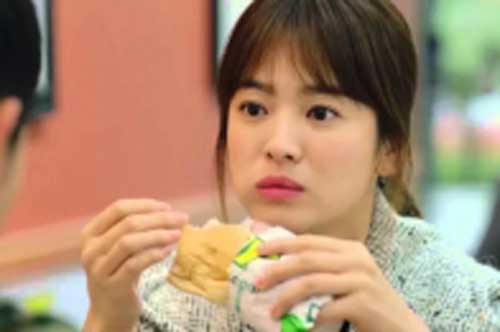 4 thực phẩm càng ăn càng dễ lão hóa, làm da nổi mụn, nhăn nheo