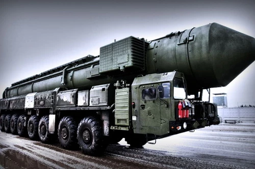 Tên lửa đạn đạo liên lục địa Topol-M của lực lượng hạt nhân chiến lược Nga. Ảnh: Avia-pro.
