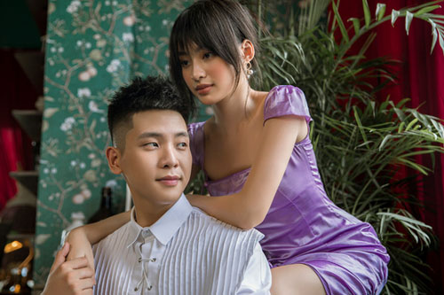 Qu&#xE2;n A.P ra m&#x1EAF;t MV sau 8 th&#xE1;ng im &#x1EAF;ng