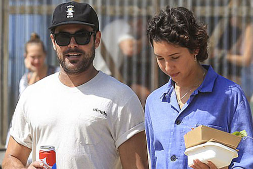 Zac Efron phải lòng cô gái Australia