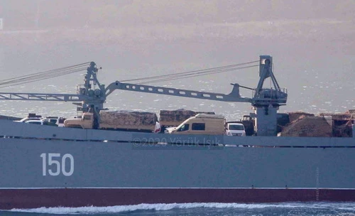 Hệ thống tác chiến điện tử Groza-S của Belarus trên tàu vận tải cỡ lớn của Nga. Ảnh: Yoruk Isik.