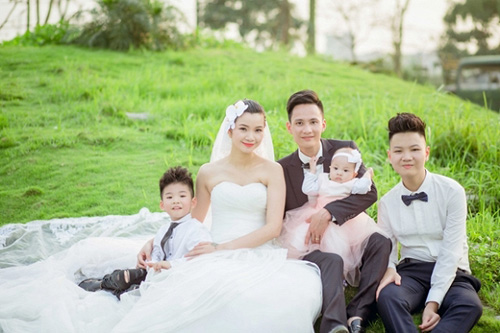 Người chồng kín tiếng suốt 20 năm của ‘bà trùm chân dài’ Hạ Vy