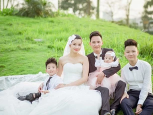 Người chồng kín tiếng suốt 20 năm của ‘bà trùm chân dài’ Hạ Vy