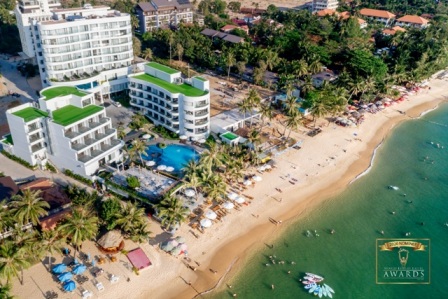 Sunset Beach Resort & Spa được đề cử 3 giải thưởng danh giá