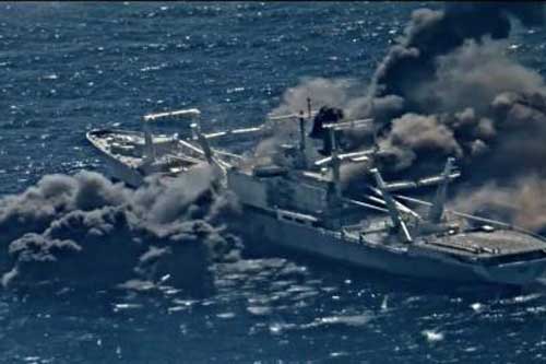 Tàu cũ đứng vững sau 3 phát bắn chí mạng của Harpoon
