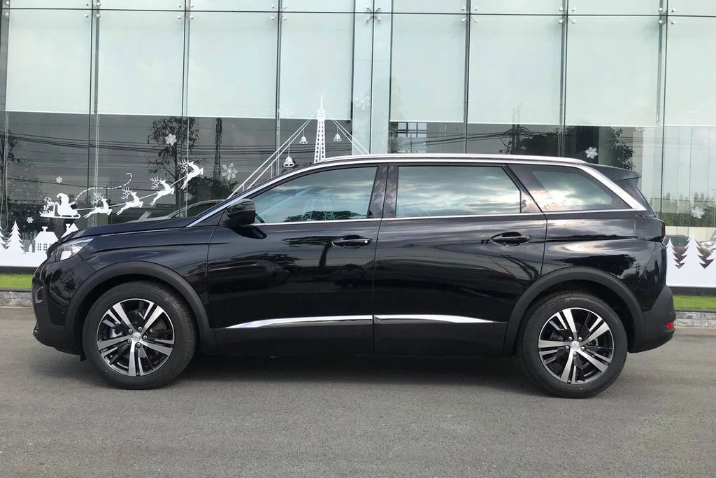 Peugeot 5008.